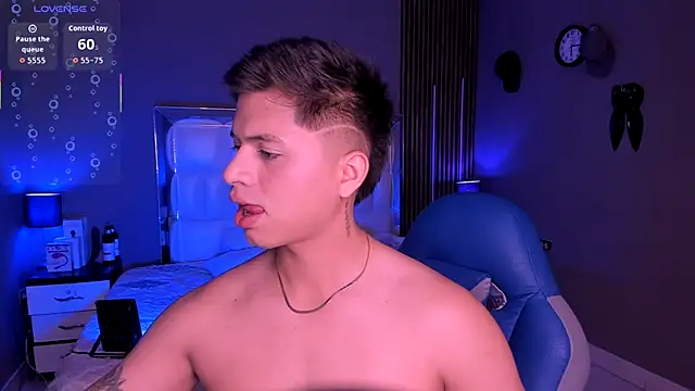 Snapshot of Niicky1_ chatting on 09/25/25, 04:00 Niicky1 online show from 09/25/25, 04:00