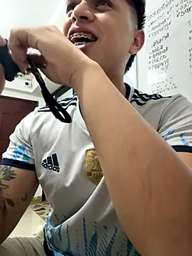 Snapshot of Niicky1_ chatting on 09/26/25, 03:27 Niicky1 online show from 09/26/25, 03:27