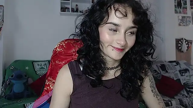 Snapshot of kitty22_ chatting on 12/10/24, 03:22 kitty22 online show from 12/10/24, 03:22