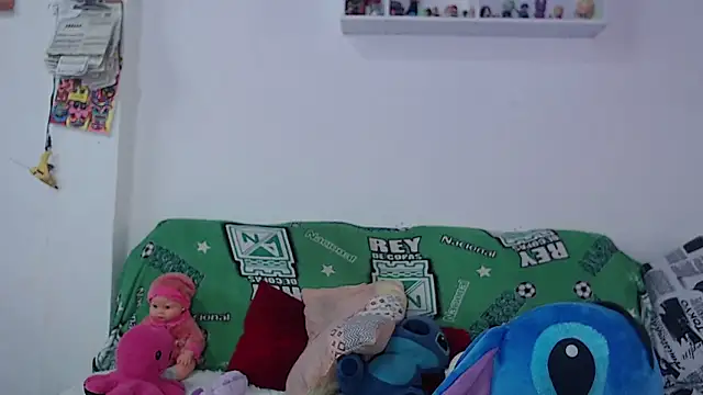 Snapshot of kitty22_ chatting on 12/24/24, 02:01 kitty22 online show from 12/24/24, 02:01