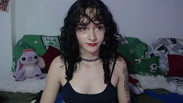 Snapshot of kitty22_ chatting on 12/28/24, 03:15 kitty22 online show from 12/28/24, 03:15