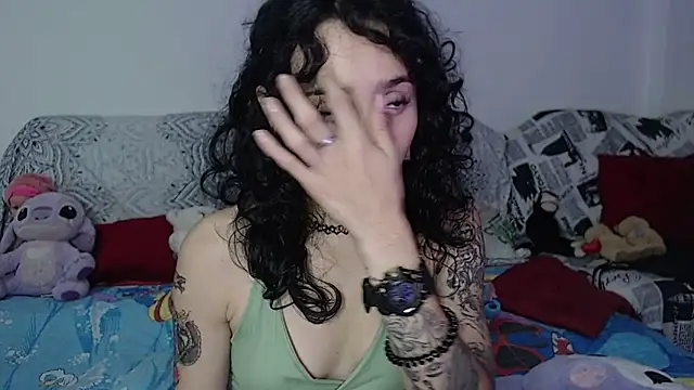 Snapshot of kitty22_ chatting on 01/10/25, 02:02 kitty22 online show from 01/10/25, 02:02