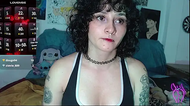 Snapshot of kitty22_ chatting on 10/29/25, 12:18 kitty22 online show from 10/29/25, 12:18