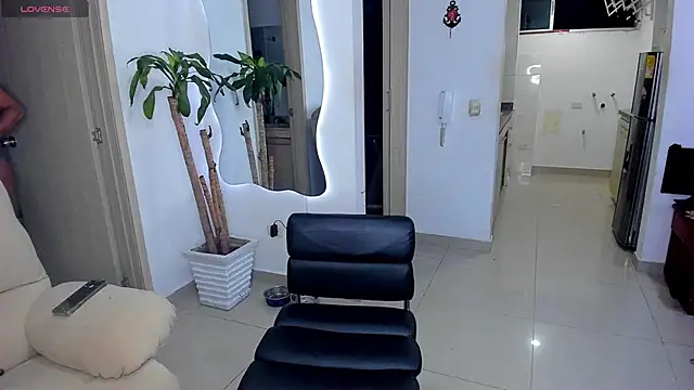 AbrilStivenson  online show from 10/02/25, 01:34