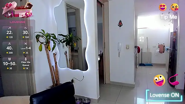 AbrilStivenson  online show from 10/17/25, 10:01