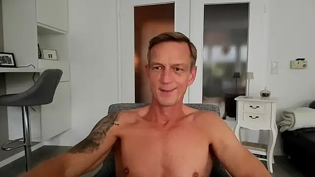 dirks71 online show from 11/06/25, 11:22