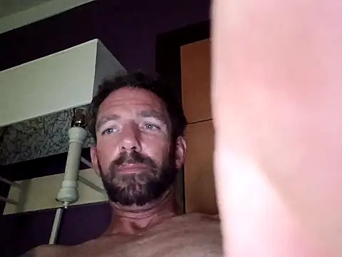 Snapshot of Treemandude chatting on 10/14/25, 10:16 Treemandude online show from 10/14/25, 10:16