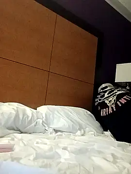 Snapshot of Treemandude chatting on 11/12/25, 07:42 Treemandude online show from 11/12/25, 07:42