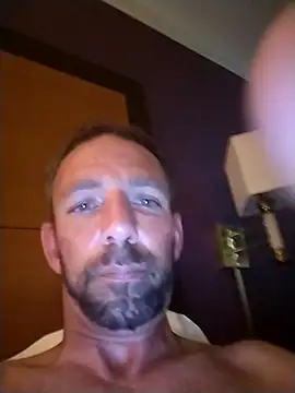 Snapshot of Treemandude chatting on 11/25/25, 05:02 Treemandude online show from 11/25/25, 05:02