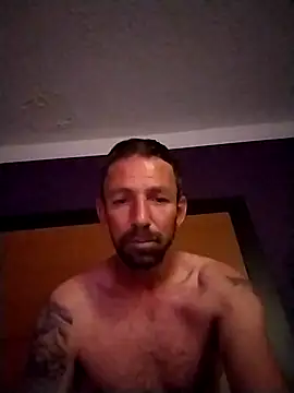 Snapshot of Treemandude chatting on 11/28/25, 10:07 Treemandude online show from 11/28/25, 10:07