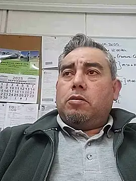 Snapshot of Manolete007x chatting on 09/30/25, 11:21 Manolete007x online show from 09/30/25, 11:21