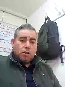 Snapshot of Manolete007x chatting on 10/02/25, 10:17 Manolete007x online show from 10/02/25, 10:17