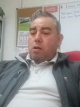 Snapshot of Manolete007x chatting on 11/21/25, 10:08 Manolete007x online show from 11/21/25, 10:08