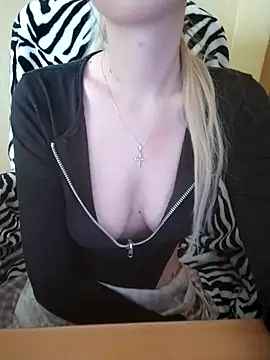 Elza kom online show from 03/15/25, 08:58