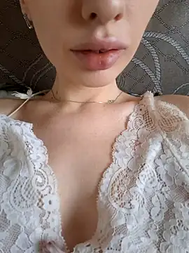 Elza kom online show from 11/10/25, 06:12