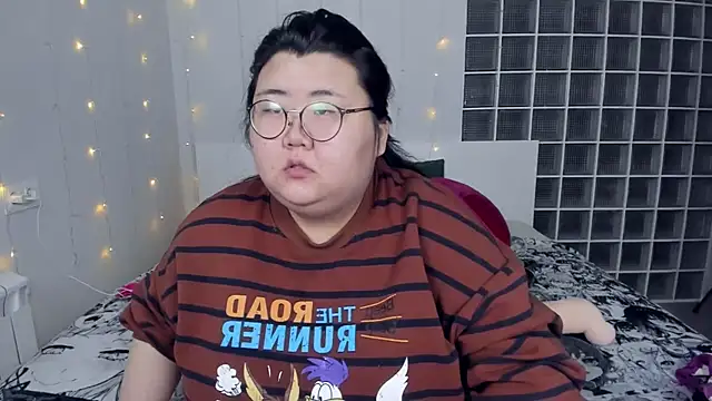 Snapshot of Nadine_asian chatting on 12/11/24, 09:09 Nadine asian online show from 12/11/24, 09:09