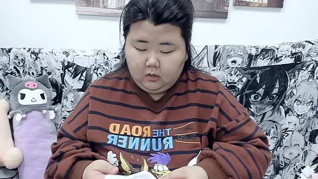 Snapshot of Nadine_asian chatting on 12/13/24, 08:41 Nadine asian online show from 12/13/24, 08:41