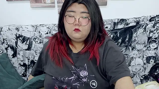 Snapshot of Nadine_asian chatting on 12/27/24, 12:23 Nadine asian online show from 12/27/24, 12:23