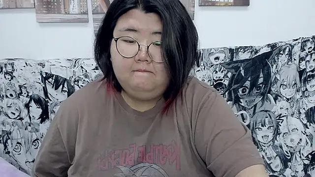 Snapshot of Nadine_asian chatting on 12/31/24, 06:27 Nadine asian online show from 12/31/24, 06:27