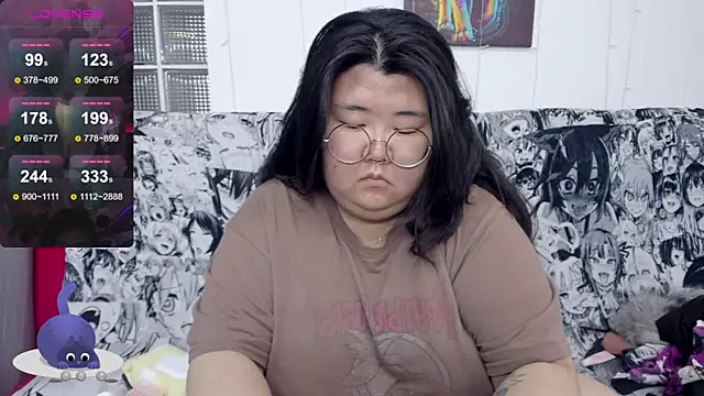 Snapshot of Nadine_asian chatting on 09/21/25, 07:43 Nadine asian online show from 09/21/25, 07:43