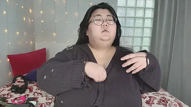 Snapshot of Nadine_asian chatting on 01/09/26, 08:28 Nadine asian online show from 01/09/26, 08:28