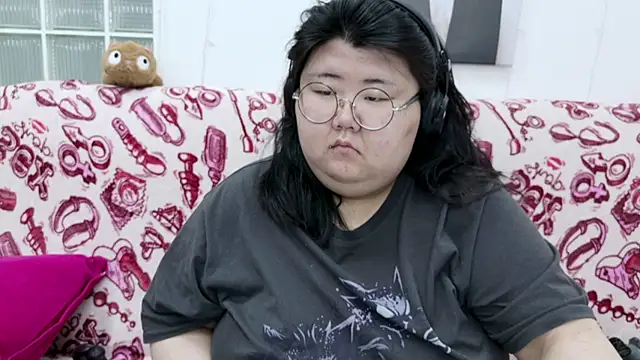 Snapshot of Nadine_asian chatting on 02/21/26, 01:50 Nadine asian online show from 02/21/26, 01:50