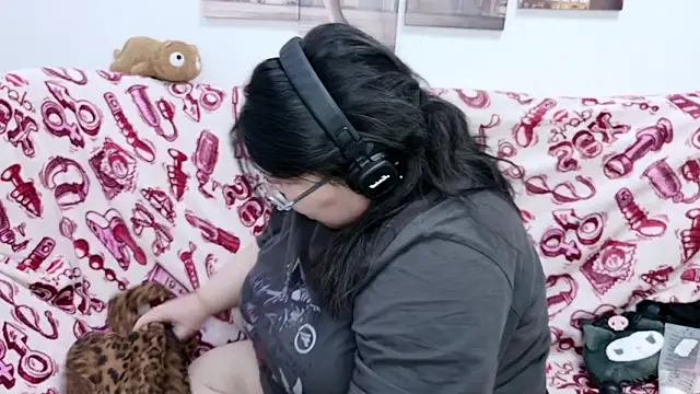 Snapshot of Nadine_asian chatting on 02/25/26, 04:00 Nadine asian online show from 02/25/26, 04:00