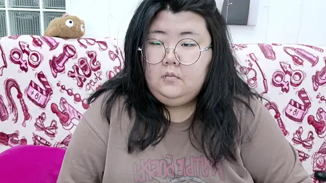 Snapshot of Nadine_asian chatting on 03/03/26, 09:04 Nadine asian online show from 03/03/26, 09:04