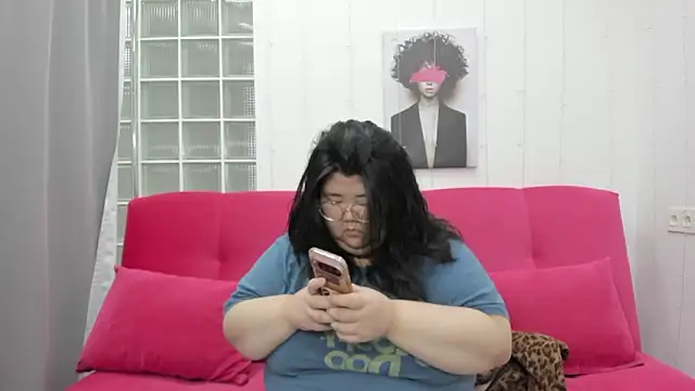 Nadine asian online show from 03/08/26, 08:18