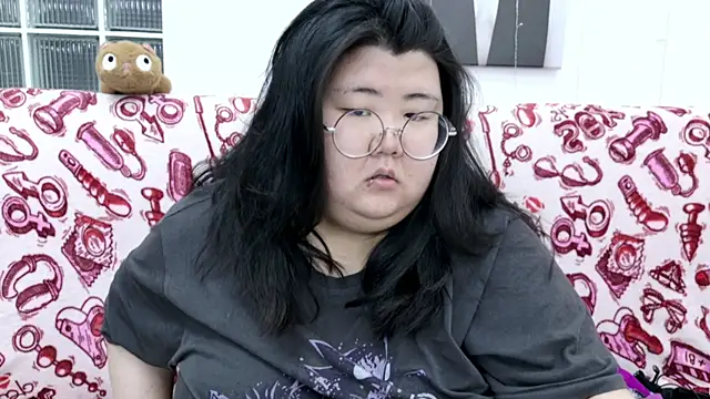 Nadine asian online show from 04/03/26, 08:34