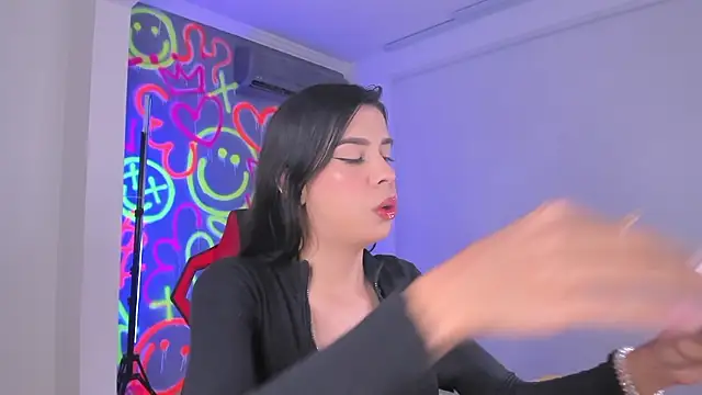 Snapshot of johedija chatting on 12/08/24, 07:00 johedija online show from 12/08/24, 07:00