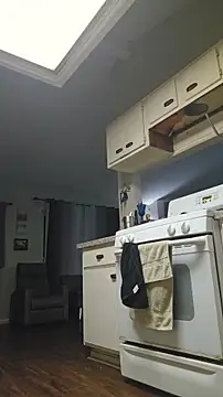 luvs2cumm69 online show from 11/26/25, 12:22