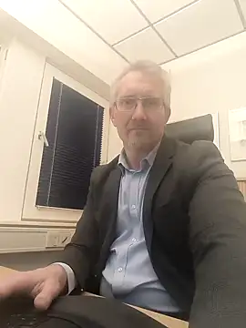 Snapshot of tom-swede chatting on 01/08/25, 03:39 tom-swede online show from 01/08/25, 03:39