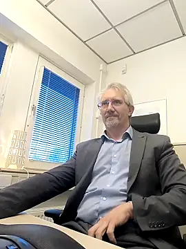 Snapshot of tom-swede chatting on 03/19/26, 03:49 tom-swede online show from 03/19/26, 03:49