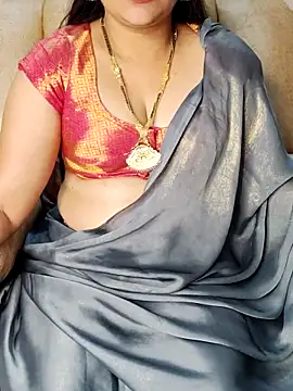 Traditional Housewife  online show from 02/18/25, 01:32