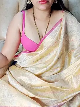 Traditional Housewife  online show from 03/12/25, 06:07
