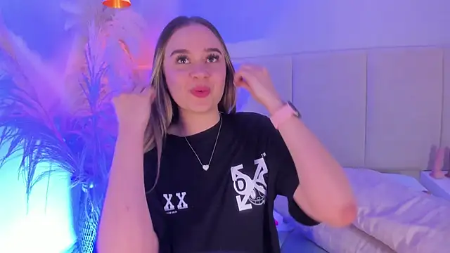 Snapshot of sofia_pamela chatting on 03/11/25, 01:16 sofia pamela online show from 03/11/25, 01:16