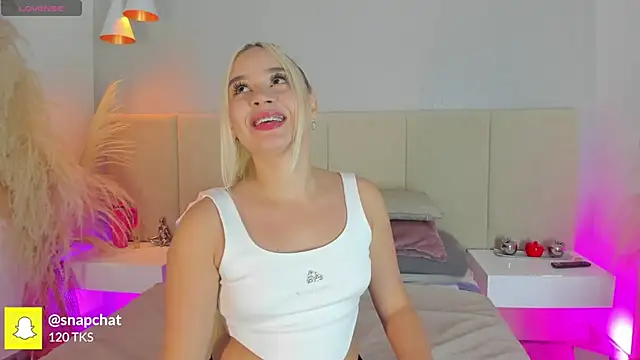 Snapshot of sofia_pamela chatting on 10/24/25, 07:21 sofia pamela online show from 10/24/25, 07:21