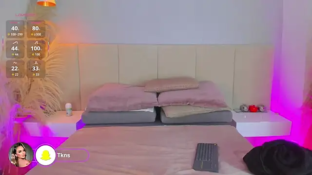 Snapshot of sofia_pamela chatting on 12/22/25, 07:11 sofia pamela online show from 12/22/25, 07:11