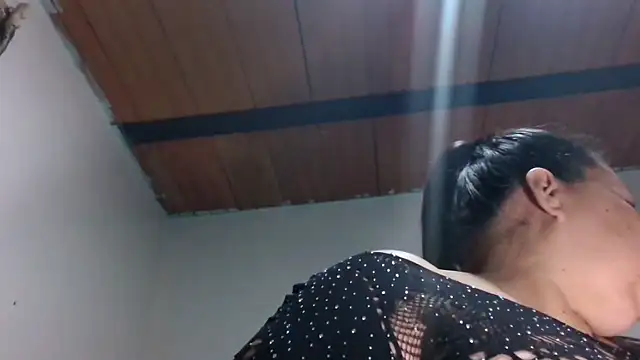 Snapshot of kendalkitty1 chatting on 11/15/25, 06:22 kendalkitty1 online show from 11/15/25, 06:22