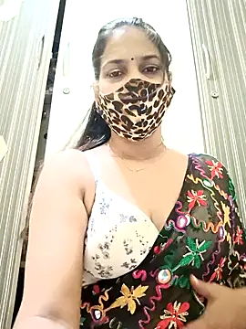 Snapshot of indianliza chatting on 12/31/24, 04:38 indianliza online show from 12/31/24, 04:38