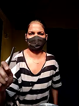 Snapshot of indianliza chatting on 03/23/25, 02:59 indianliza online show from 03/23/25, 02:59