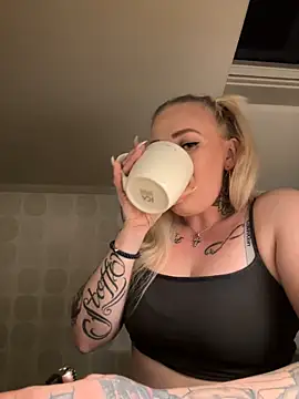 QueenOfFknBj online show from 12/22/24, 05:42