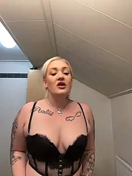 QueenOfFknBj online show from 12/27/24, 10:26