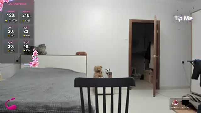 Brooooke online show from 10/31/25, 03:24