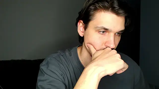 Snapshot of boy_next_door_1 chatting on 11/21/25, 03:49 boy next door 1 online show from 11/21/25, 03:49