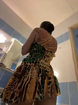 Snapshot of IzanamiTime chatting on 01/01/25, 01:04 IzanamiTime online show from 01/01/25, 01:04