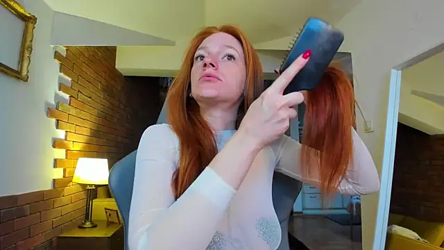 Snapshot of Aliceginger99 chatting on 11/12/25, 06:14 Aliceginger99 online show from 11/12/25, 06:14