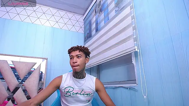 sexy blacks  online show from 01/30/25, 11:33