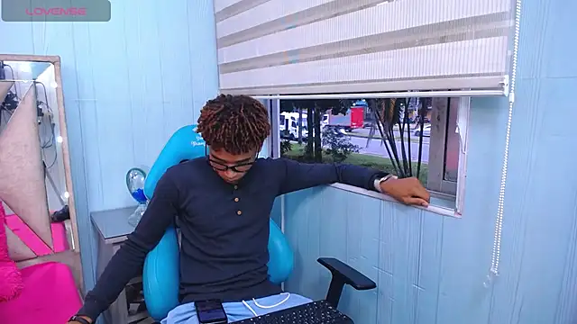 sexy blacks  online show from 02/28/25, 11:25